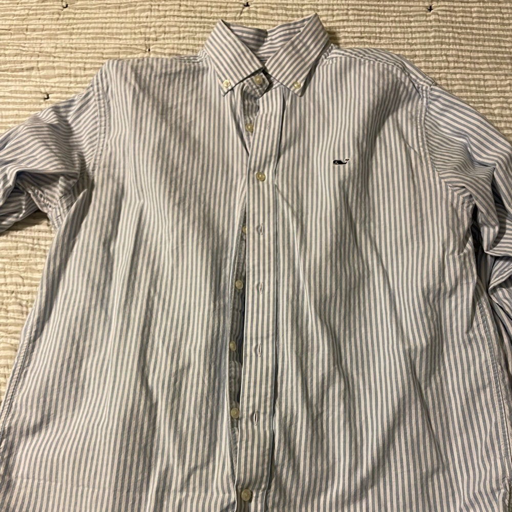 Long sleeve Vineyard Vines button up.  Classic look